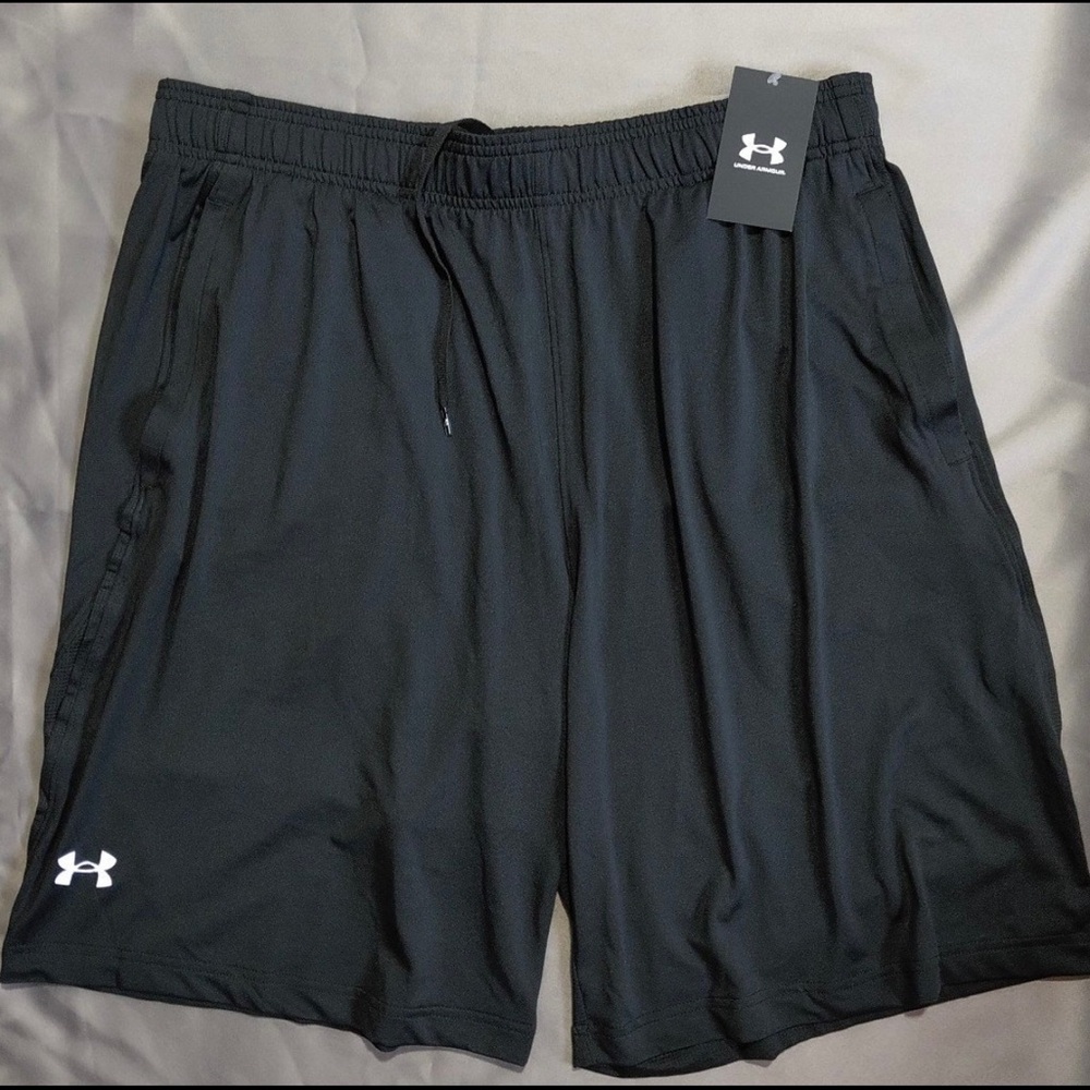 Men’s Under Armour Black Shorts Size XL NWT